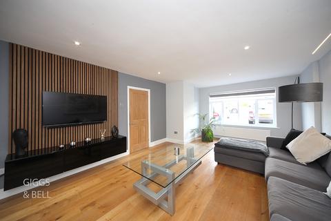 4 bedroom detached house for sale, Ailsworth Road, LU3 2UG