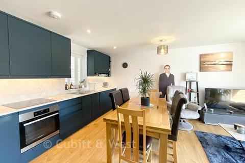 2 bedroom ground floor flat for sale, Salvington Road, Worthing, West Sussex
