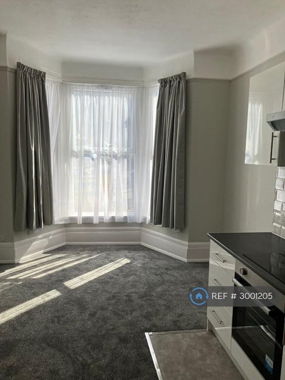 Apartment in London - View 2