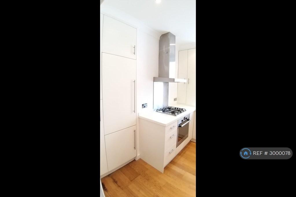 Apartment in London - View 3