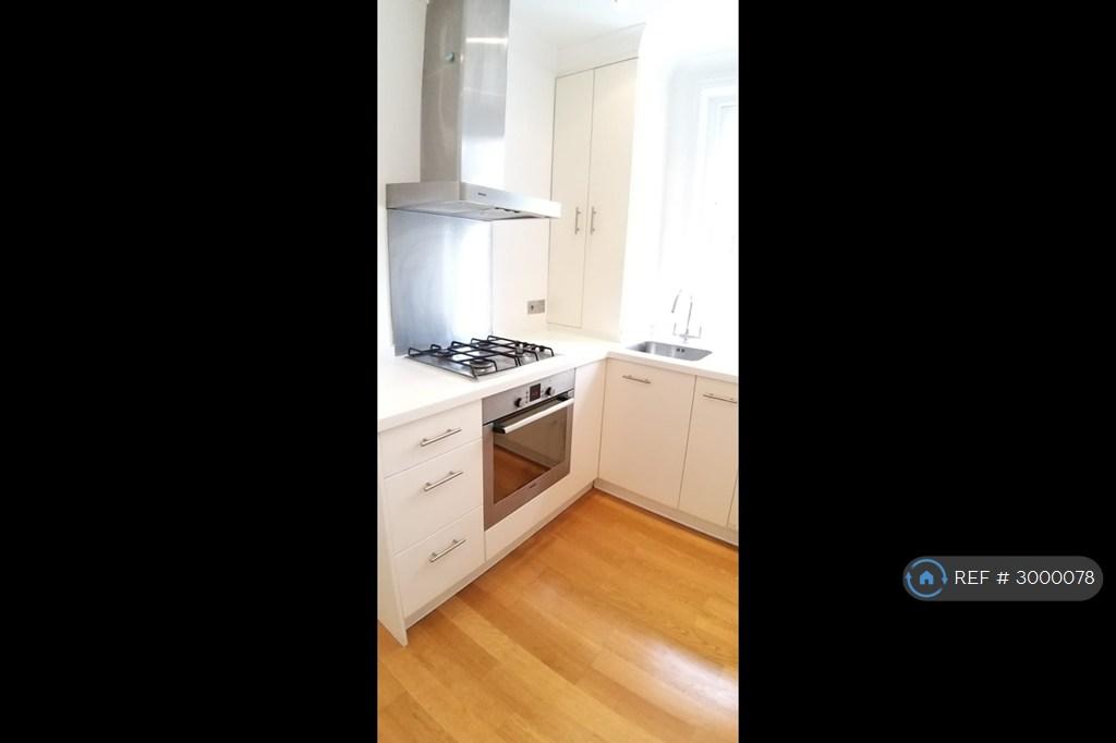 Apartment in London - More