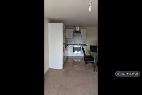 2 bedroom flat to rent, Pumphouse Crescent, Watford, WD17