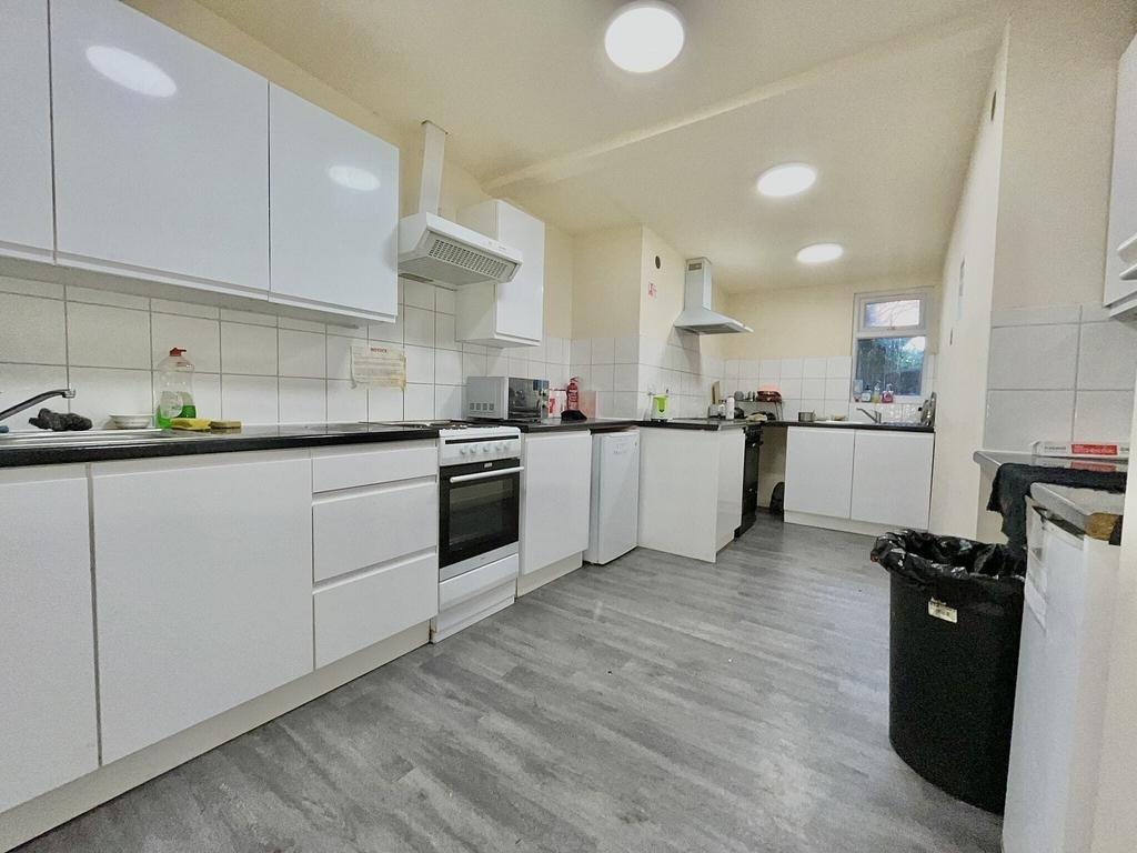 Apartment in London - More