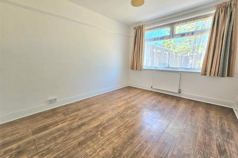 2 bedroom maisonette to rent, Granton Avenue, Upminster, Essex, RM14