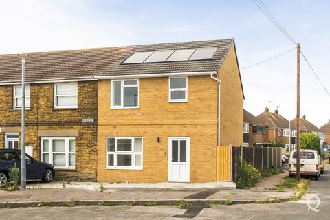 2 bedroom end of terrace house to rent, Maple Street, Sheerness, Kent, ME12