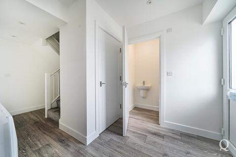 2 bedroom end of terrace house to rent, Maple Street, Sheerness, Kent, ME12