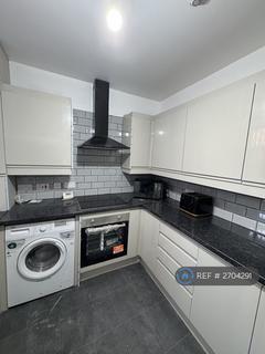 4 bedroom terraced house to rent, New Barton St, Salford, M6