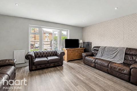 3 bedroom semi-detached house for sale, Hengist Drive, AYLESFORD