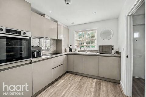 3 bedroom semi-detached house for sale, Hengist Drive, AYLESFORD