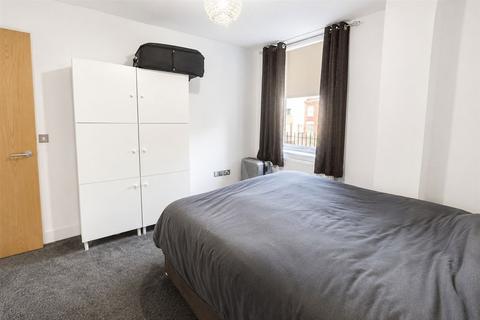2 bedroom flat to rent, Horton Road, West Drayton UB7