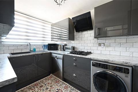 3 bedroom terraced house for sale, Shepherds Walk, Farnborough GU14