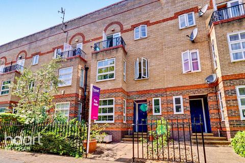 3 bedroom townhouse for sale, Ambassador Gardens, London