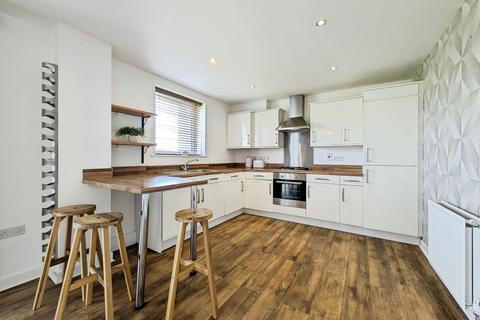 2 bedroom flat for sale, Elmwood Park Court, Newcastle upon Tyne, Tyne and Wear, NE13