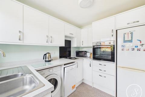 2 bedroom detached bungalow for sale, Temple Grove, Leeds