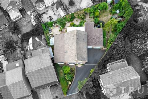 5 bedroom detached house for sale, Fernhurst Close, Mirfield, WF14