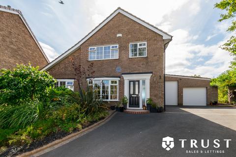 5 bedroom detached house for sale, Fernhurst Close, Mirfield, WF14