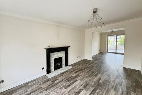 4 bedroom detached house for sale, Kenilworth Close, Mirfield, WF14