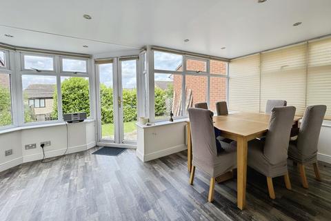 4 bedroom detached house for sale, Kenilworth Close, Mirfield, WF14