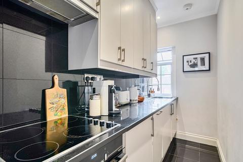 1 bedroom flat for sale, Draycott Place, Sloane Square, London, SW3