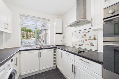 undefined, Walton Road, West Molesey