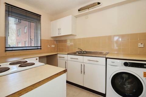 1 bedroom flat for sale, Marina Gardens, Bristol, Somerset, BS16