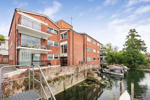 3 bedroom flat for sale, Wargrave Road, Henley-On-Thames RG9