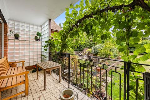 3 bedroom flat for sale, Wargrave Road, Henley-On-Thames RG9