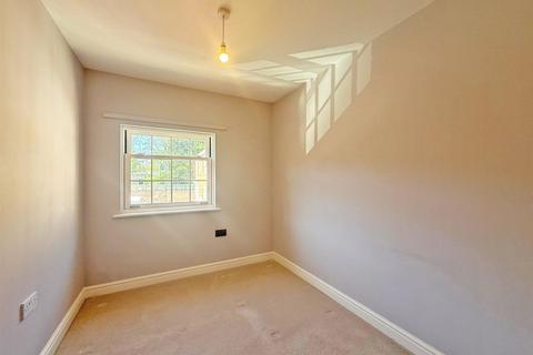 2 bedroom terraced house to rent, Llewellyn Place, Mountfields, Shrewsbury