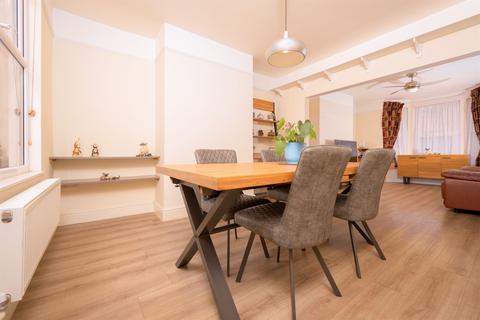 4 bedroom terraced house for sale, William Street, Kettering