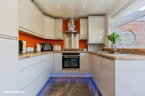 3 bedroom terraced house for sale, Neston Close, Oldham, OL2
