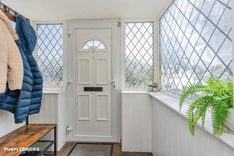 3 bedroom terraced house for sale, Neston Close, Oldham, OL2