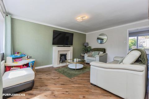 3 bedroom terraced house for sale, Neston Close, Oldham, OL2