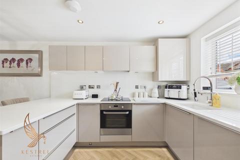3 bedroom semi-detached house for sale, Silkstone Road, Pontefract WF7