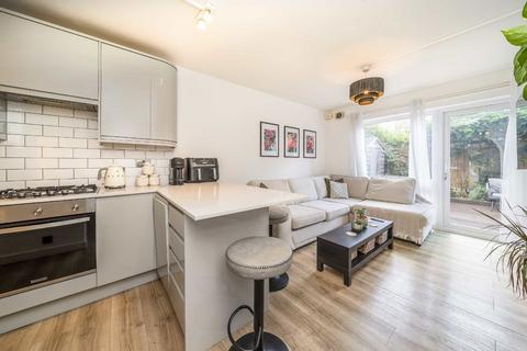 Nantes Close, London SW18