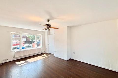 2 bedroom detached house to rent, Gerald Road, Salford M6