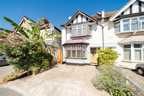 4 bedroom terraced house to rent, Brigstock Road, Thornton Heath CR7