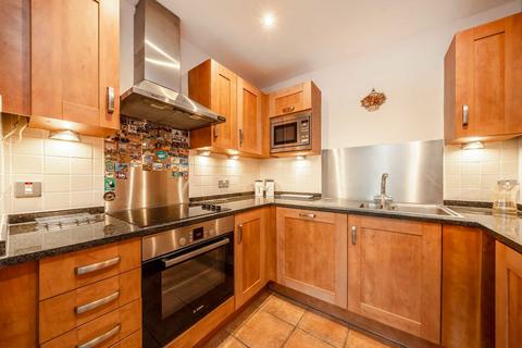 1 bedroom flat for sale, Staines Road East, Sunbury-On-Thames TW16