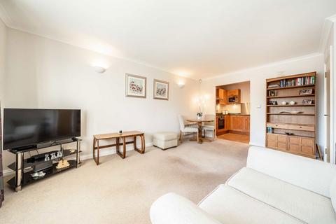 1 bedroom flat for sale, Staines Road East, Sunbury-On-Thames TW16