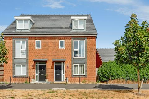 4 bedroom townhouse for sale, Worsell Drive, Copthorne, Crawley