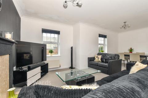 2 bedroom flat for sale, Kirk View, Ashford TN23