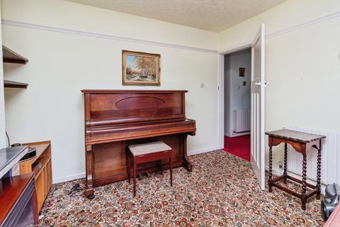 3 bedroom semi-detached house for sale, Fairway, Stafford, Staffordshire, ST16