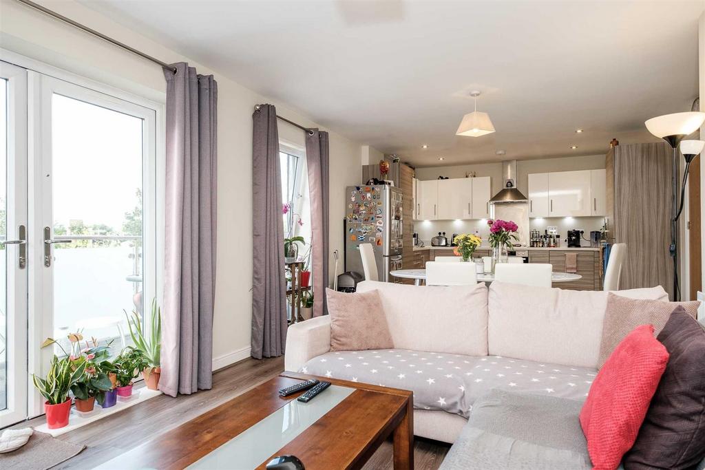 Apartment in West Drayton - View 2