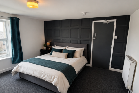 7 bed house for rent in 25 North Road East