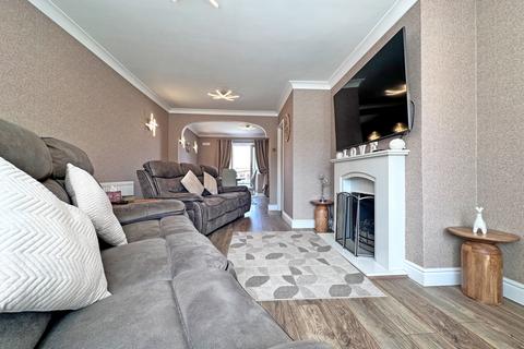 2 bedroom semi-detached bungalow for sale, Waterfield Close, FOXYARDS, TIPTON, DY4 8BB