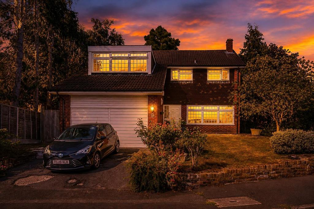 Detached house exterior, driveway, garage
