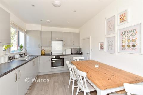 2 bedroom end of terrace house for sale, Harvey Drive, Faversham ME13