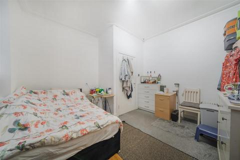 undefined, Drayton Road, London