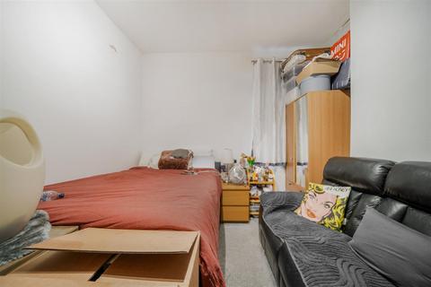 undefined, Drayton Road, London