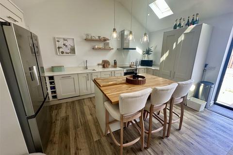 3 bedroom detached bungalow for sale, Lee Green, Mirfield