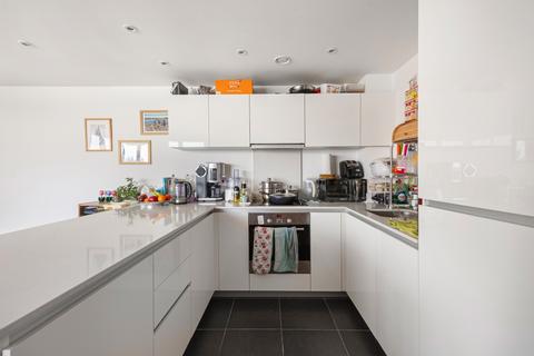 2 bedroom flat for sale, Goodchild Road London N4